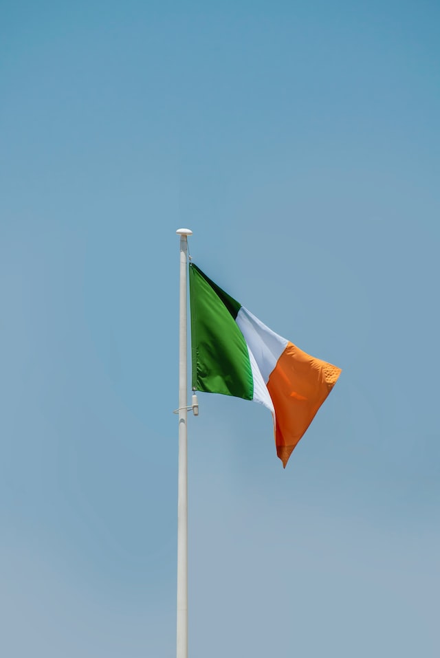 Image of The Ireland flag.